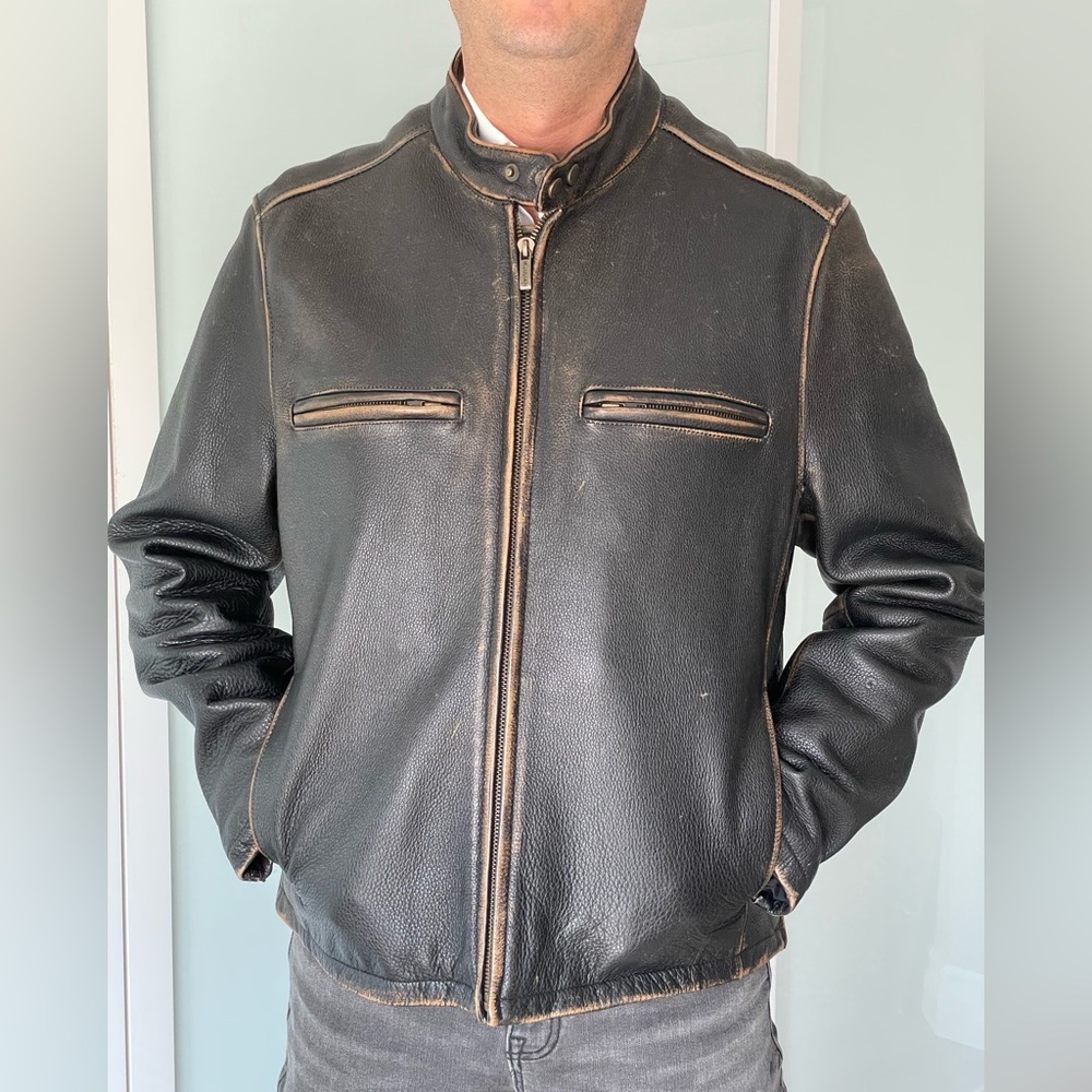 Size M heavy leather jacket,lined distressed black